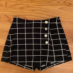 Never Worn In Great Condition Black Summer Mini Skirt, Black Summer Mini Skort, Black Summer Skort, Black High-waisted Skort For Summer, High-waisted Black Skort For Summer, Trendy Black Skort With Built-in Shorts, Chic Black High-waisted Skort, Trendy Black High-waisted Skort, Shein Shorts