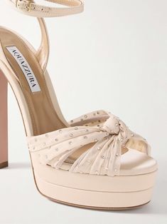 Nice Makeup, Heels Beige, Luxury Heels, Makeup Images, Latest Sandal, Aquazzura Shoes, Flat Dress Shoes, Embellished Sandals, Gold Heels