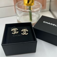 Great Preowned Condition. Approximately The Size Of A Dime. The Pearls Make This Classic And Sophisticated. Perfect Size And Goes With Everything. Gold In Color. Comes With Chanel Box Only. I Loved These, But Bought As A Birthday Gift For My Mom And She Picked A Different Chanel Pair! Reposhing This Item I Purchased From @Mleeluxe And Therefore, They Are Already Authenticated And In The Same Box. Selling Them For The Same Price I Paid For Them. Questions? Leave A Comment Below! Channel Earrings, Chanel Stud Earrings, Lirika Matoshi, Chanel Jewelry Earrings, Jewelry Chanel, Chanel Box, Plastic Earrings, For My Mom, Circle Earrings Studs