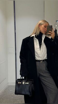 black long coat, white shirt, grey classic pants, black bag, black turtleneck sweater  #casualwomensfashion #casual #oldmoneyaesthetic #oldmoneystyle #businesswoman #casualwomensfashion #elegance #chic #chicoutfit #oldmoneydresses #casualchicstyle #aestheticoutfit #outfitideasforwomen No Make Up Make Up Look, Turtleneck Outfit, Stylish Work Attire, Looks Street Style, Business Casual Outfits, Work Attire