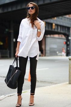 Spring Outfits 2015: 50 Flawless Looks to Copy Now - classic white button-down + black skinnies , cat-eye glasses, and ankle strap heels Moda Over 40, Look Legging, Black And White Outfit, Mode Tips, Style Casual Chic, Trendy Business Casual, Lauren Graham, Summer Work Outfits