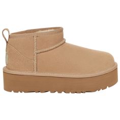 Dream Shoe, Ugg Ultra Mini, Ugg Kids, European Shoes, Ugg Classic Ultra Mini, Athleisure Sneakers, Kids Uggs, Outdoor Boots, Flip Flop Shoes