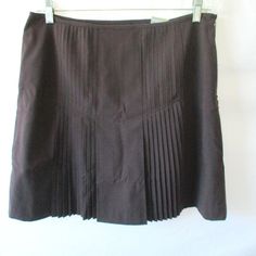 This Skirt Is New With Tags. The Measurements Are Waist 33" And The Length Is 19" Long. The Hips Measure 21" Across. The Material Is Polyester, Rayon & Spandex And It Is Machine Washable. This Skirt Is In Very Good Condition. See Pictures. Brown A-line Pleated Lined Skirt, Brown Mini Skirt With Pockets, Brown Lined Mini Skirt, Grey Plaid Skirt, Vintage Brown Lined Mini Skirt, Vintage Brown Wool Skirt, Button Down Mini Skirt, Olive Green Skirt, Flowy Mini Skirt