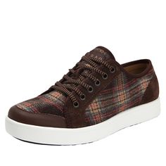 Lyriq Flannely Brown lace-up smart shoes with Q-chip™ technology. LYR-5210_S1 Brown Flannel, Shoe Technology, Alegria Shoes, Sporty Casual, Brown Sneakers, Classic Sneakers, Brown Shoe, Last Call, Online Shopping Stores