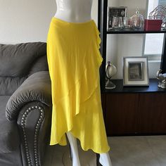 Nwt Vince Camuto Shimmer Luxe Fashion Cabana Yellow Midi Skirt With Ruffle, Size 0, Msrp $89.00, Machine Washable, 98% Polyester, 2% Elastane, Lining: 100% Polyester, Zips Up At Side *In My Opinion Fits Like A Size 2* *Waist Is About 13 3/4“ Pink Pleated Midi Skirt, Yellow Midi Skirt, Black Pleated Midi Skirt, Olive Green Skirt, Sequin Pencil Skirt, Sequin Midi Skirt, Floral Pleated Skirt, Birthday Fits, Navy Blue Skirt