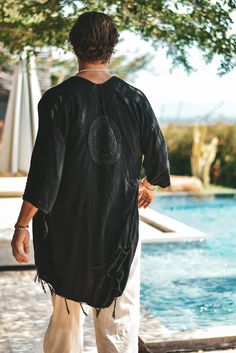 Capri resort kimono black – Borninstockholm Linen Outfits, Holiday Cardigan, Men Linen Shirt, Linen Cardigan, Summer Linen, Boho Kimono, Latest Mens Fashion, Linen Style, Style Cardigan