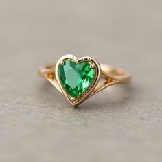 2.20 Carat Solitaire Heart Emerald Ring - 14k Gold Engagement Emerald Ring - Promise Emerald Ring - Girlfriend Gift Ring - Dainty Heart Ring GEMSTONE DETAILS : ✦ Gemstone : Natural Zambia Emerald ✦ Gemstone Size : 6 mm ✦ Gemstone Shape : Heart Shape ✦ Number of Gemstones : 1 ✦ Gemstone Weight : 2.20 Carat ✦ Gemstone Grade : AAA METAL DETAILS : ✦ Metal : 14K/18K /22K Gold ✦ Metal Color : Yellow / White / Rose Gold ✦ Setting : Prong Setting ✦ Box : Yes SHIPPING DETAILS : ✦ Production time : 3-4 da Heart Shaped Emerald Ring, Elegant Emerald Heart-shaped Ring, Real Emerald Necklace, Heart-shaped Green Emerald Ring For May Birthstone, Heart-shaped Yellow Gold Emerald Jewelry, Heart-shaped Emerald Jewelry For Valentine's Day, Mens Emerald Rings, Smaragd Ring, Rainbow Sapphires