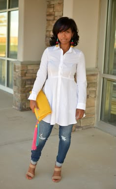 Ways to wear a white button down top Jean Sandals, Purse Outfit, Rolled Up Jeans, Thanksgiving Outfits, Jean Dress, Looks Street Style, Style Blogger