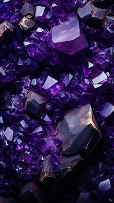 Amethyst Stone Aesthetic, Healing Phone Wallpaper, Crystal Widgets, Amethyst Aesthetic Wallpaper, Crystals Wallpaper Iphone, Royal Purple Wallpaper, Purple Affirmations, Crystal Iphone Wallpaper, Amethyst Color Palette