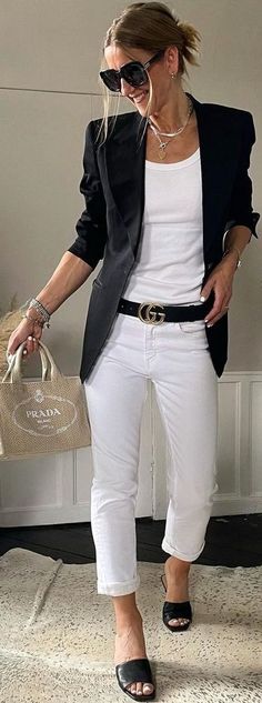 Womens Office Casual Outfits, Dressing Like A Lady Classy, White Tailored Trousers Outfit, White T Shirt Jeans Outfit Women, Casual Classy Outfits For Women, La Business Casual Outfits, Women’s Style Over 50, Spring Clothing 2024, Classy Relaxed Outfits