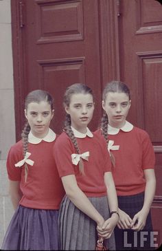 The Deen Triplets/ photographed by Nina Leen, one of LIFE's first female photographers in the mid 1940s Look Retro, Sylvia Plath, Female Photographers, How To Pose, Life Magazine, Inspiration Mode, Mode Vintage