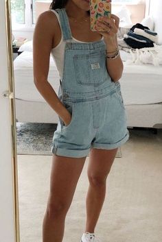 Ripped Denim Overalls, Retro Inspired Outfits, Womens Denim Overalls, Blue Jean Overalls, Denim Short Jumpsuit, Overalls Outfit, Jeans Overall, Denim Overall Dress, Denim Romper