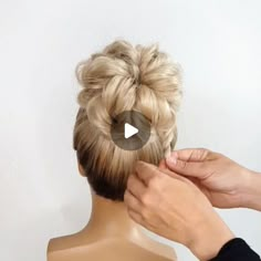 @sei.style on Instagram: "#seistyle #hairstyle #hair #haare #hairtutorial #hairupdo #hairtrend #hairlove #frisur #newlook #newhair #simplehairstyle #hochsteckfrisur #hairhighlight #schnellefrisur #duttfrisur #dutt" Interesting Hair, Up Dos For Prom, Up Dos, Prom Updos, Hair Stylist Life, Diy Style, Hair Updos, Diy Hairstyles, Hair Highlights