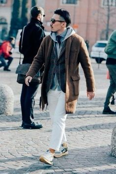 Men's Streetstyle, Pitti Uomo Street Style, Best Dressed Men, Menswear Inspiration, Men Streetstyle, Most Stylish Men, Charles James, Best Dressed Man, Hoodie Streetwear