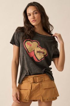 Love Me Vintage-Wash Graphic Tee - ShopPromesa Tv Nook, Blusas Top, Retro Tee, Clothing Design, Power Girl, Vintage Canvas, Vintage Chic, Love Me, Design Inspo