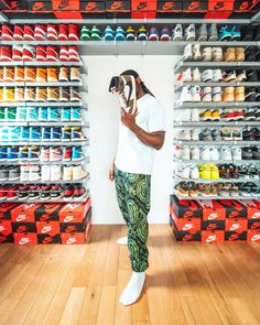 Sneaker Head Closet, Cave Design, Outfits With Jordan 1s Fashion Styles, Mirror Closet, T Shirts Ideas, Shoe Room, Hype Beast