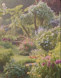 Taman Vintage, Taman Air, Flower Garden Design, English Cottage Garden, Cottage Gardens, Have Inspiration, The Secret Garden, Gorgeous Gardens, Garden Cottage