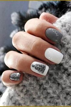 The top 15 winter nail trends you need to know about - Karmen Rozsa Design Nails Xmas, Square Nail Designs, Christmas Gel Nails, Short Square Nails, Her Nails, Nails Christmas, Cute Gel Nails, 50 Christmas, Dipped Nails