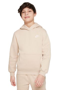 This quintessential, sporty hoodie is made from a cozy cotton blend and marked with an embroidered Futura logo, all in a scaled-down kids' size. Fixed hood Kangaroo pocket 80% cotton, 20% polyester Machine wash, tumble dry Imported Sporty Hoodie, Short Sleeve Shirt Women, Beige Style, Mens Short Sleeve Shirt, Nike Kids, Kids Club, Grade School, Boys Top, Football Games