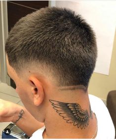 Colombian Mullet, Very Short Mullet, Fohawk Haircut Fade, Mens Haircuts Thick Hair, Fohawk Haircut, Fade Mullet, Hair Tattoo Designs, Very Short Hair Men