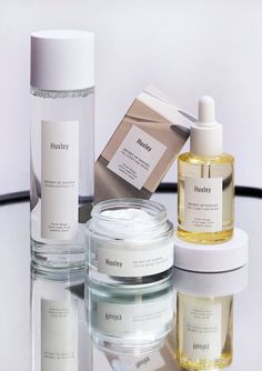 Best Beauty Products 2022, Skincare Products Design, Korean Skincare Products Aesthetic, Beauty Products Design, Beauty Products Branding, Truly Beauty Products, Aesthetic Skincare Products, Beauty And Self Care, Beauty Product Packaging