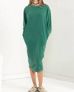 Just add slides or mules and you are good to go. Midi Sweatshirt Dress. Dropped Shoulders. Side Pockets. Relaxed Fit. Material: 80% Cotton, 20% Polyester A must-have! Round out your vacation and weekend wardrobe with this plus size dress HYFVE Long Sleeve Midi Sweatshirt Dress In Pine Green | Pine Green | Dresses | Materials & Care Instructions: ['80% Cotton, 20% Polyester', 'Made in USA'] Dresses Materials, Weekend Wardrobe, Pine Green, Long Sleeve Midi, Pant Shirt, Sweatshirt Dress, Plus Size Dress, Fast Fashion, Swimwear Tops