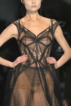 Fashion details Detail Couture, Paul Gaultier Spring, Sheer Clothing, Geometric Fashion, Detail Photos, Futuristic Fashion, Paul Gaultier