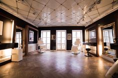 the salon is clean and ready to be used for its customers'hairdressers