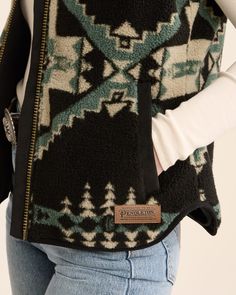 Pendleton Westerly Women, Pendelton Vest, Hippie Western Outfits, Ranch Outfits, Ski Trips, Cute Country Outfits, Western Style Outfits, Western Outfits Women, Fleece Vest