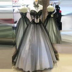 Gothic Wedding Dresses, Wedding Dress Black, Vintage Ball Gowns, White Bridal Gown, Gothic Wedding Dress, Robes Vintage, Bridal Ball Gown, White Prom Dress, Applique Wedding Dress