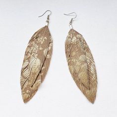 Double Feather Earrings, Feather Earrings, Feathers, Bohemian Jewelry, Hippie Jewelry, Bridal Earrin Bohemian Brown Leaf-shaped Earrings, Adjustable Gold Feather Earrings, Earrings Bride, Earrings Feather, Jewelry Hippie, Hair Up Or Down, Bohemian Girls, Large Feathers, Earrings Double