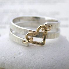 I want to buy this, can't find what site it was on :( Engagement Ring Rose Gold, Metal Clay, Silver And Gold, Wire Jewelry, Ring Verlobung, Gold Ring, Ring Earrings