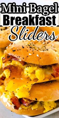 Stacked mini bagel sandwiches. Bacon Egg And Cheese Bagel Meal Prep, Cream Cheese Breakfast Sandwich, Bagel Breakfast Sliders, Blueberry Waffles Recipe, Cream Cheese Breakfast, Bagel Breakfast Sandwich, Breakfast Sides Dishes