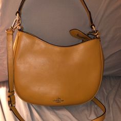 Great Condition Coach Leather Bag Coach Leather Bag, Coach Leather, Coach Bags, Leather Purses, Leather Bag, Bag Lady, Leather, Women Shopping, Color