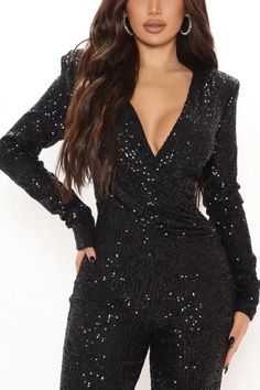 Indulge in the ultimate luxury of our For Keeps Sequin Decor V-Neck Jumpsuit. Available in sizes S-2XL, this sophisticated and exclusive piece features stunning sequin detailing and a flattering V-neck design. Perfect for any special occasion, this jumpsuit is a must-have for those who appreciate style and elegance. Decoration Zip Up , Sequined Length Ankle-Length Style Sexy & Club Fabric Type Blended fabrics , Sequin Material Polyester , Spandex , Polyester Neckline V-Neck Pattern Type Solid Sl Glitter Romper, Curvy Maxi Dress, Formal Romper, Rompers Dressy, Beautiful Evening Dresses, For Keeps, Sequin Rompers, Pullover Mode, Waist Sash