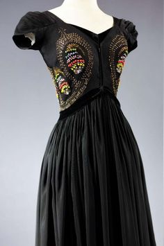 For Sale on 1stDibs - Circa 1953 France Grand Soir dress in black silk faille by Madame Grès Haute Couture, 1953 collection (similar dress, cover of 'l'Officiel de la Couture' Madame Gres, Couture Evening Dress, Dress In, Dress Cover, Black Silk, Fall Dresses, Evening Dress, Autumn Winter, Evening Dresses