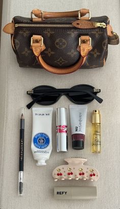 Ysl Lip, Everyday Bag Essentials, What's In My Purse, Inside My Bag, Miu Miu Sunglasses, Purse Essentials, Handbag Essentials, In My Bag, Girly Bags