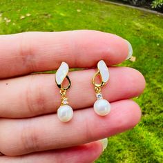 Flawless Pearl Earrings With Mother Pearl Leaf Shape Decoration. S925 Silver Ear Pins. White Plated Dangle Pearl Earrings, White Dangle Pearl Earrings With Plating, Gold Diamond Hoop Earrings, Ivory Earrings, Chanel Earrings, Heart Dangle Earrings, Spiral Earrings, Cz Stud Earrings, Triangle Earrings