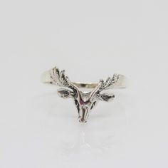 Vintage Sterling Silver Deer Ring ....Marked 925...Total of weights 1.2grams...Size 7...Measure of Face 11.5MM...It's in very good condition. A Deer Ring, Hunter Girl, Vintage Sterling Silver, Band Rings, Deer, Beautiful Design, Ring Size, Jewelry Rings, Band