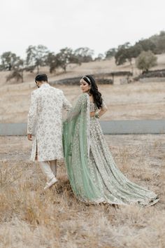 Mint Bridal Lehenga, Sage Green Lengha, Netted Lehenga, Shaadi Photography, Day Indian Wedding, Mint Green Lehenga, Groom Indian Wedding Outfits, Indian Engagement Photos, Mint Theme