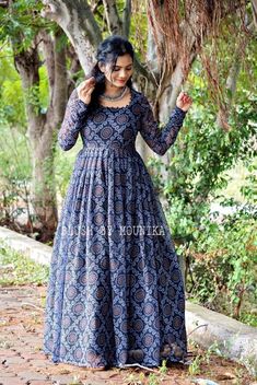 Floral Long Frocks, Indian Fancy Dress, Full Sleeve Gowns, Frock Models, Short Frocks, Long Gown Design, Long Frock, Simple Gowns, Frock For Women