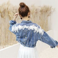 Oversized Outerwear, Denim Jackets For Women, Jacket Korean, Demin Jacket, White Vintage Dress, Female Tops, Oversized Jean Jacket, Short Jean, Bandage Dress Bodycon