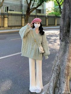 Korean Outfits Ideas, Crochet Sweater Design, Cropped Cable Knit Sweater, Harbin, Easy Trendy Outfits, Ulzzang Fashion, Korea Fashion