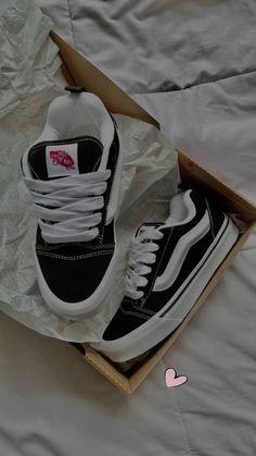 Black Menswear, Estilo Vans, Vans Aesthetic, Shoes Popular, Lover Aesthetic, Pretty Sneakers, Vans Outfit, Trendy Shoes Sneakers, Pretty Shoes Sneakers