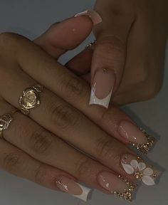 Cute Short Acrylics, Matric Dance Nail Ideas, Simple Long Acrylic Nail Designs, Short Square Acrylic, Nails Blinged Out, Rinstonestone Nails, Gold Short Acrylic Nails, Short Buchona Nails, Prom Nails Medium Length