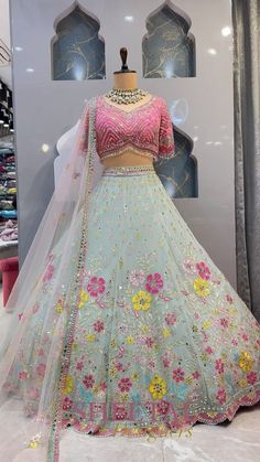 #dress #princessdress #fairydress #princessvibes Heavy Lehenga Blouse Design, Kalki Lehenga Designs, New Wedding Lehenga Designs, Lancha Dress For Wedding, Ghagra For Wedding, Weddings Dress For Women, Lehenga Outfits For Wedding, Heavy Lehenga Designs For Wedding, Lancha Lehnga