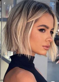 Low Maintenance Bob, Latest Bob Hairstyles, Kort Bob, Chin Length Haircuts, Short Blonde Bobs, Blonde Bob Hairstyles, Chin Length Hair