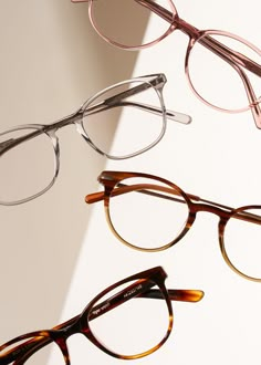 Photoshoot With Glasses, Glasses Product Photography, Eyewear Branding, Eyewear Store Design, Cute Glasses Frames