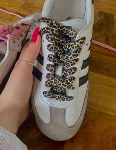 #samba #adidas #adidassneakers #adidasshoeswomen #adidassambas #shoeinspiration #leopardpattern Outfits With Leopard Shoes, Leapord Print Sambas, Cheetah Print Sambas, Lepord Print Shoes, Adidas Samba Leopard, Cheetah Sambas, Dc Skate Shoes, Samba Adidas