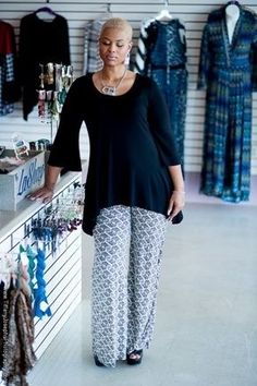 How to Wear Plus Size Palazzo Pants  http://www.delightfullycurvy.com/how-to-wear-plus-size-palazzo-pants/ Plus Size Palazzo Pants, Plus Size Palazzo, Palazzo Pants Outfit, How To Wear Flannels, Outfit Options, 50 Plus, Professional Attire, Professional Dresses, Palazzo Pants